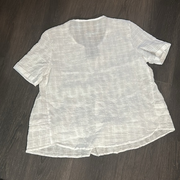 Flowy Sheer White Short Sleeve ladies shirt - Picture 3 of 4